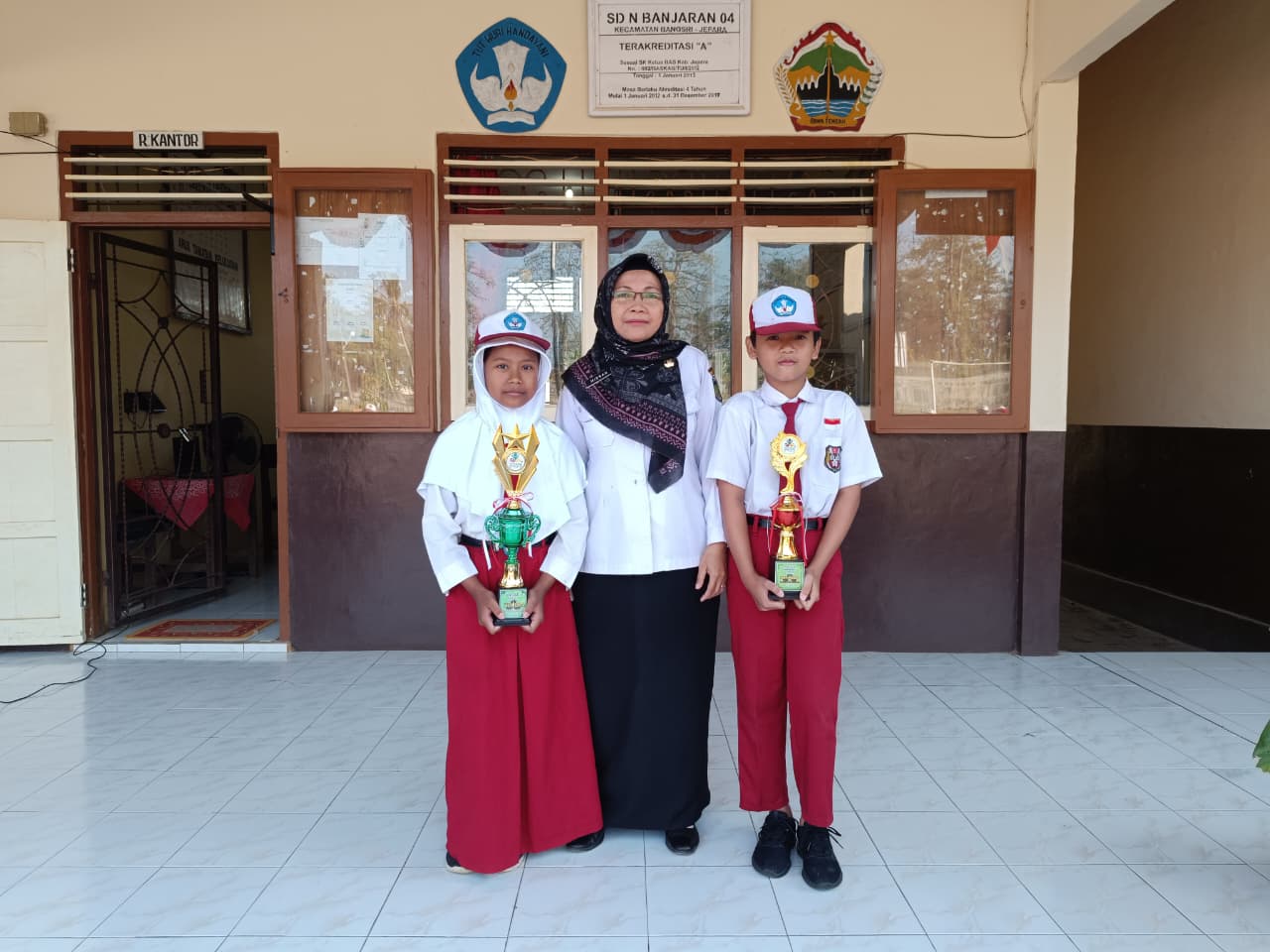 Putra Tergiat 4 dan Putri Tergiat 2 Pesta Siaga Tingkat Dabin